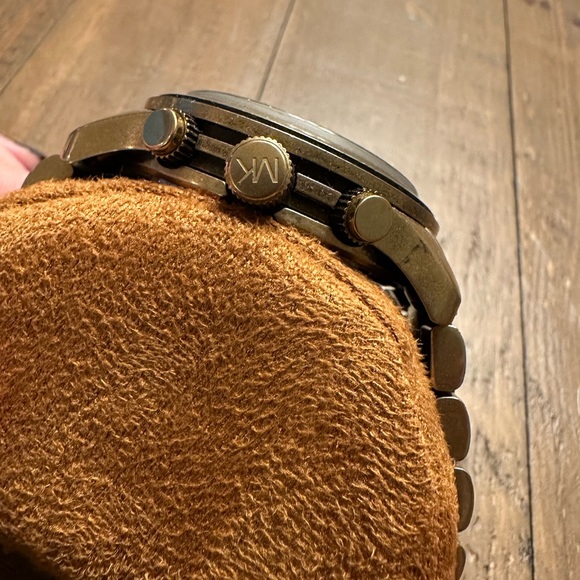 Men’s Michael Kors gold Watch MK 8227 - Picture 3 of 7